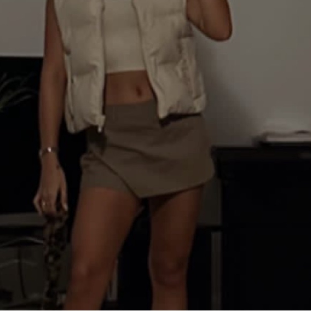 ZARA beige mini skort